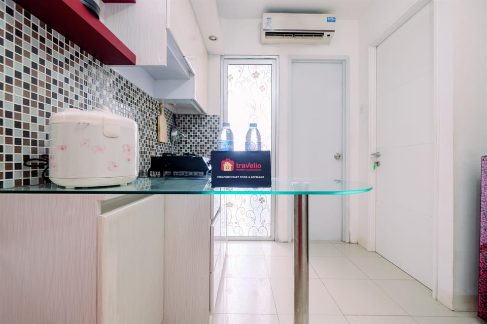 Apartment, 2 Bedrooms | Private kitchen | Full-size fridge, stovetop