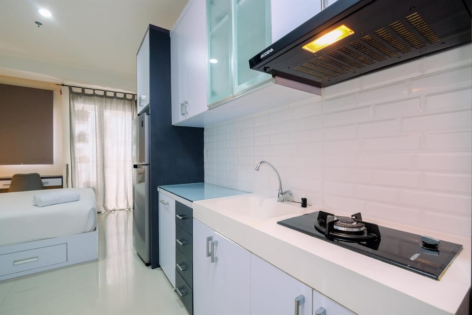 Apartment | Private kitchen | Full-size fridge, stovetop