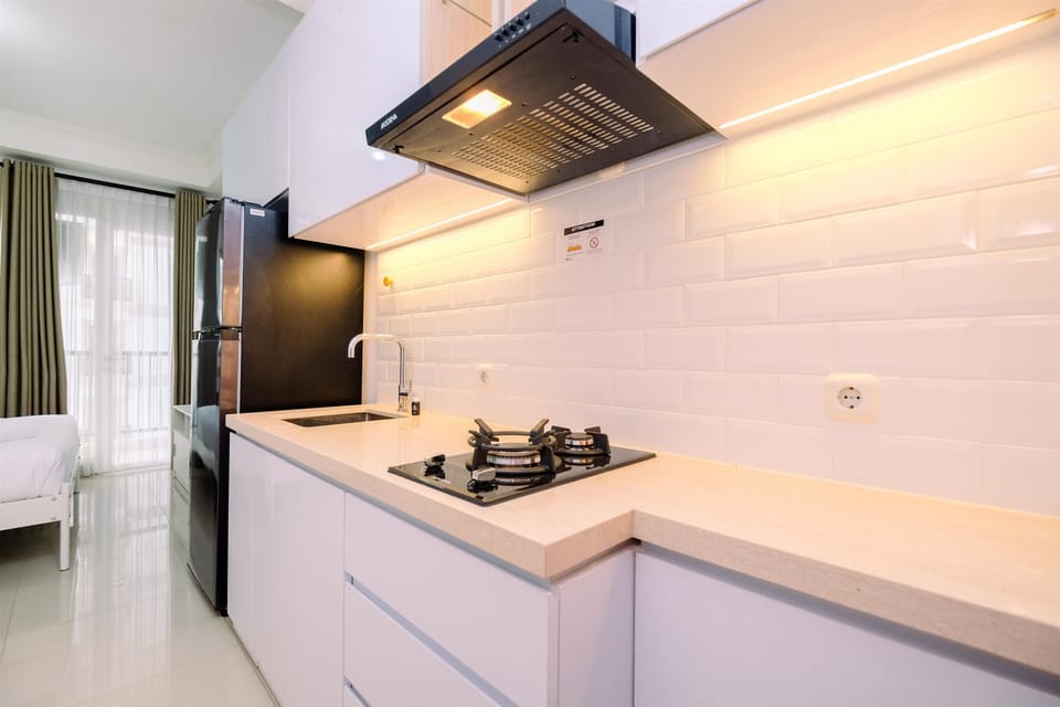 Apartment | Private kitchen | Full-size fridge, stovetop