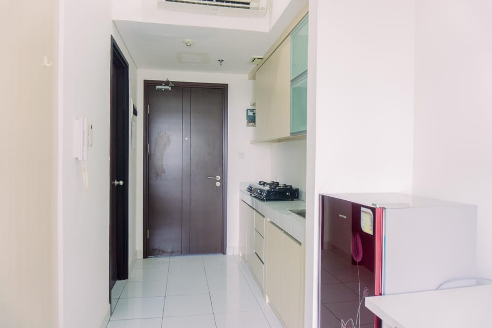 Apartment | Private kitchen | Full-size fridge, stovetop