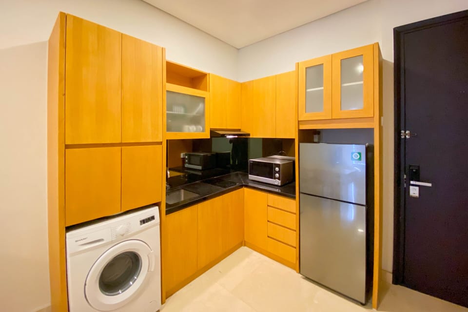 Apartment, 3 Bedrooms | Private kitchen | Full-size fridge, stovetop