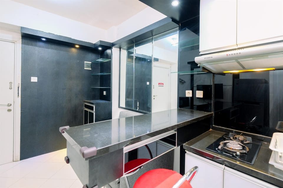 Apartment, 1 Bedroom | Private kitchen | Full-size fridge, stovetop
