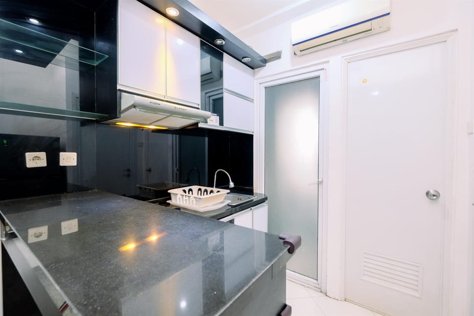 Full-size fridge, stovetop