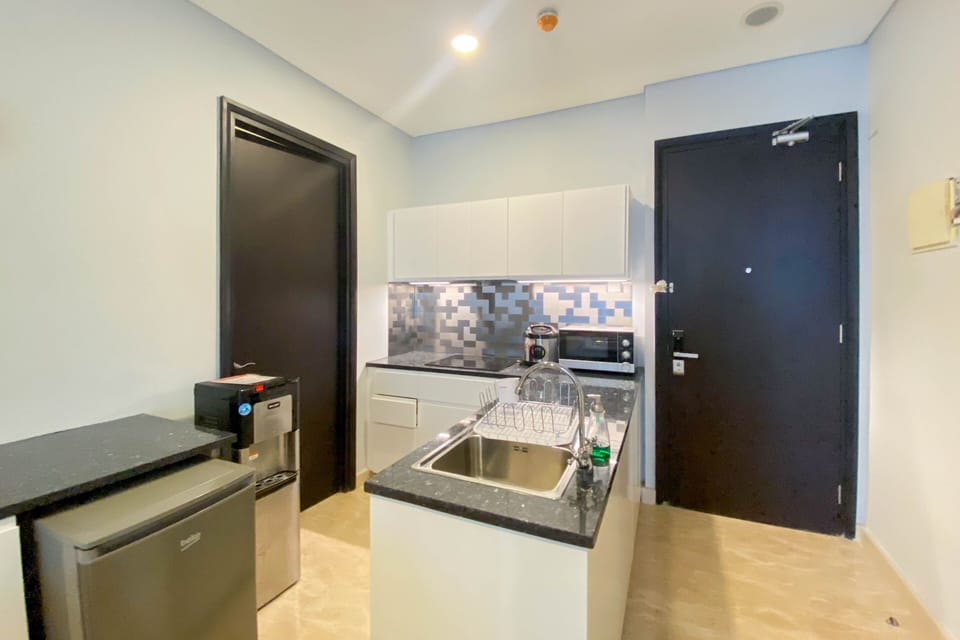 Apartment, 3 Bedrooms | Private kitchen | Full-size fridge, stovetop