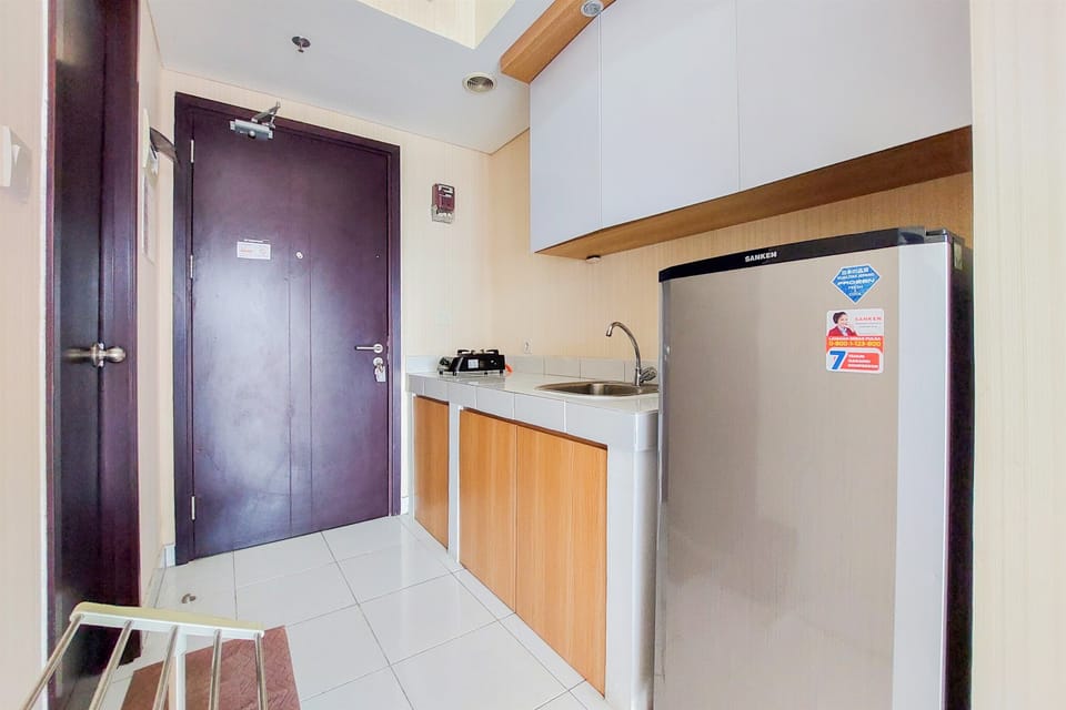 Apartment | Private kitchen | Full-size fridge, stovetop