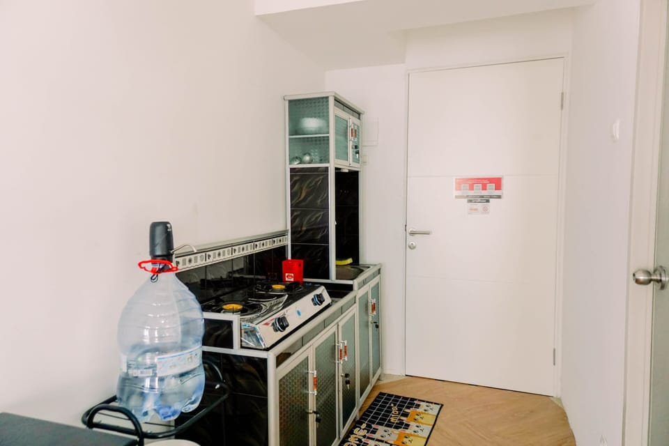 Apartment | Private kitchen | Full-size fridge, stovetop
