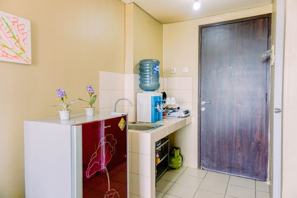 Apartment | Private kitchen | Full-size fridge, stovetop