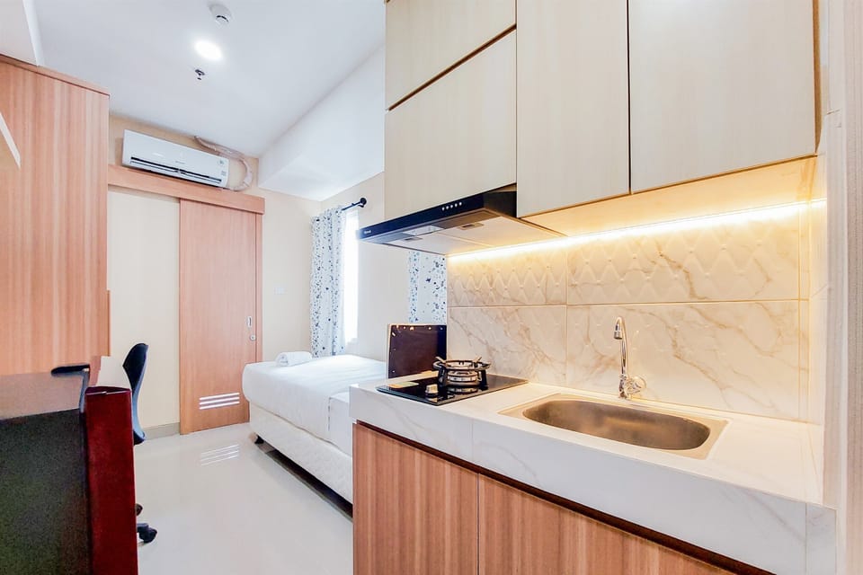 Apartment | Private kitchen | Full-size fridge, stovetop