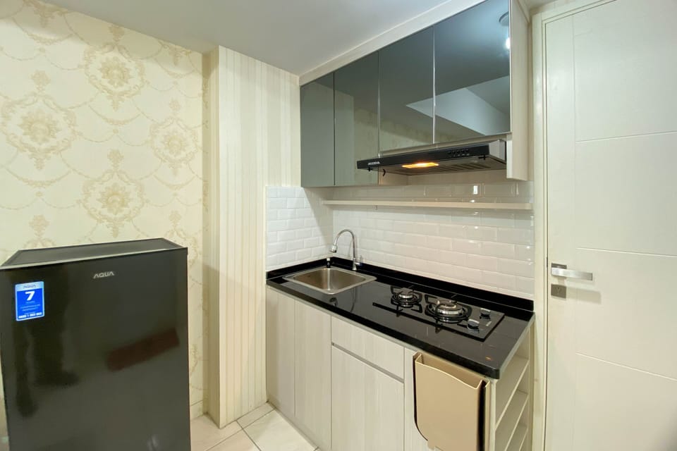 Apartment, 2 Bedrooms | Private kitchen | Full-size fridge, stovetop