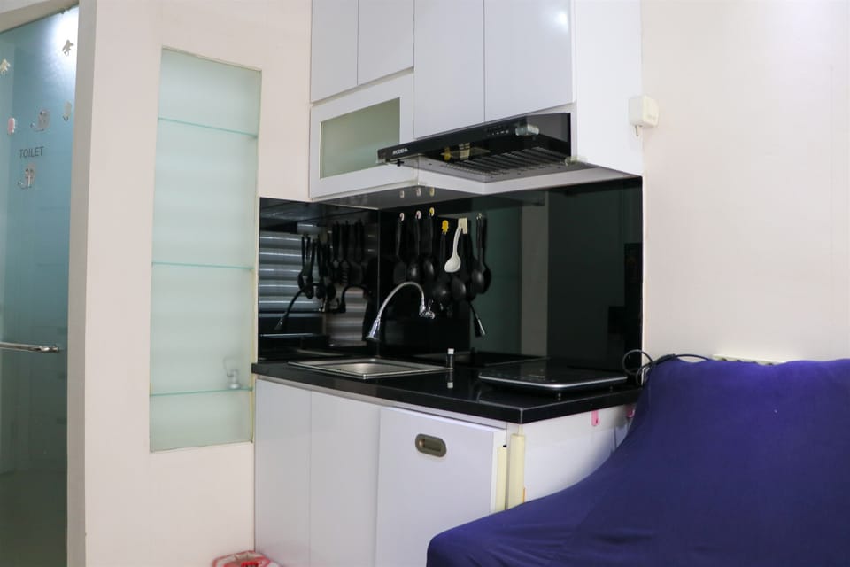 Apartment, 2 Bedrooms | Private kitchen | Full-size fridge, stovetop