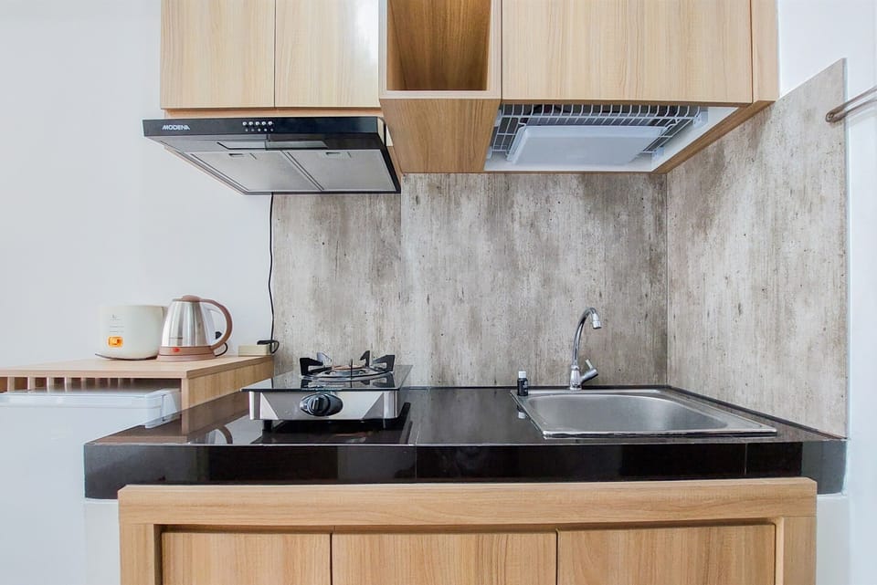 Apartment | Private kitchen | Full-size fridge, stovetop