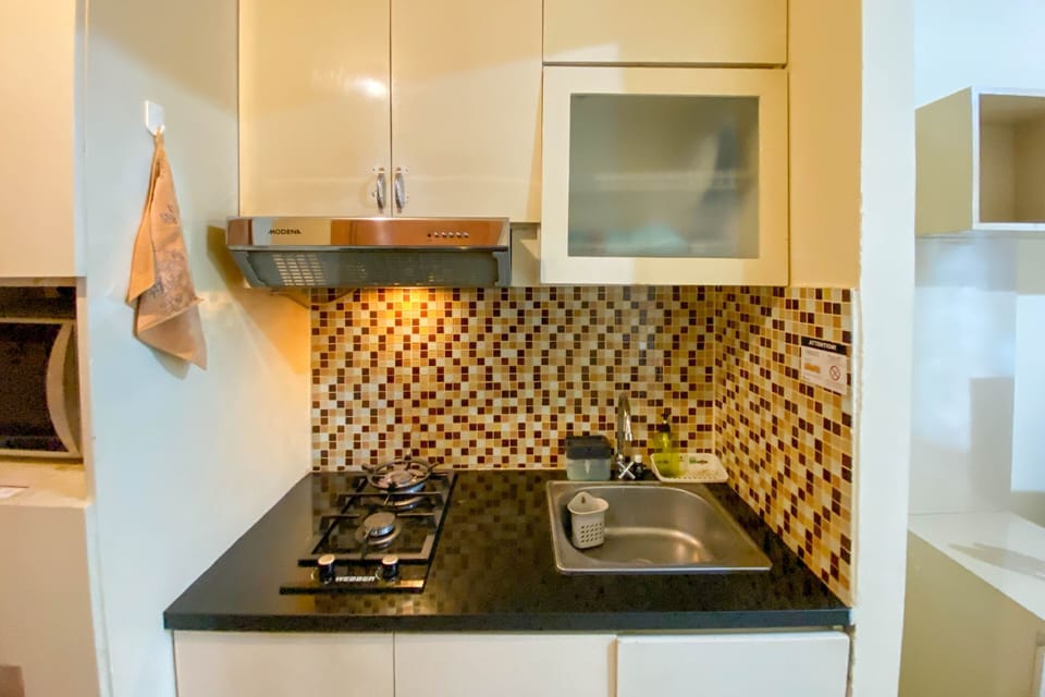 Apartment | Private kitchen | Full-size fridge, oven, stovetop