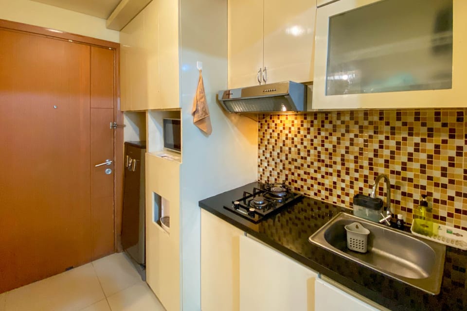 Apartment | Private kitchen | Full-size fridge, oven, stovetop