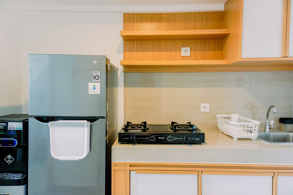 Apartment | Private kitchen | Full-size fridge, stovetop
