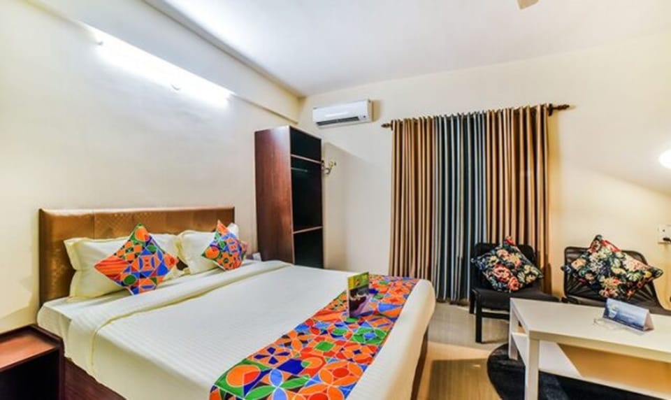 Deluxe Room | Egyptian cotton sheets, premium bedding, in-room safe, desk