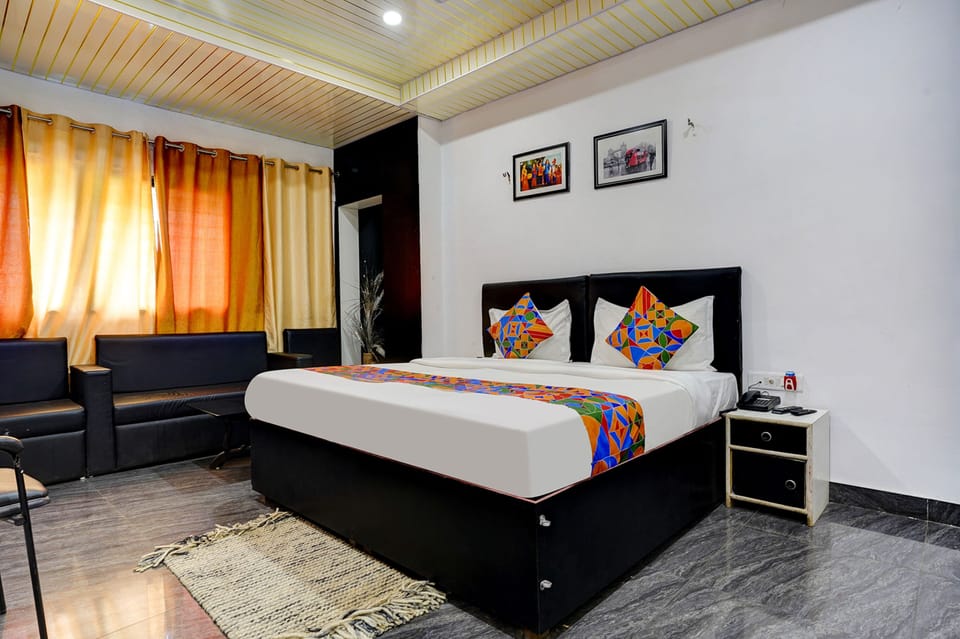 Deluxe Room | Egyptian cotton sheets, premium bedding, in-room safe, soundproofing