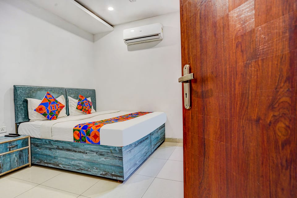 Egyptian cotton sheets, premium bedding, in-room safe, soundproofing