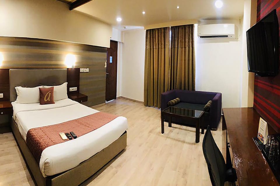 Premium Room | Egyptian cotton sheets, premium bedding, in-room safe, free WiFi