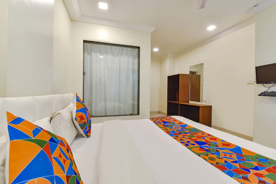 Egyptian cotton sheets, premium bedding, in-room safe, soundproofing