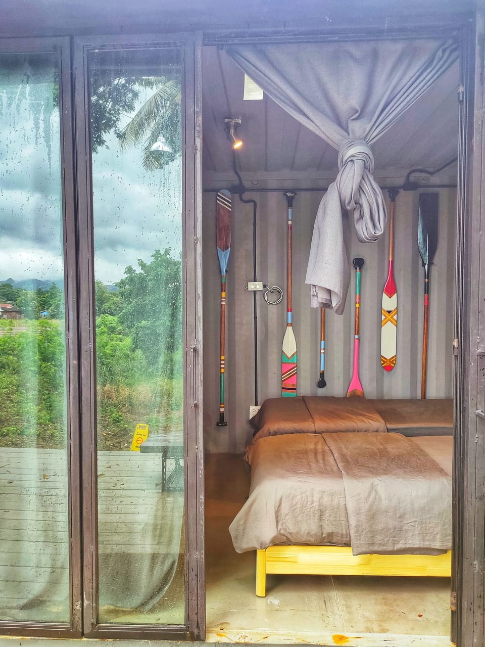 Basic Room, 1 Bedroom, Mountain View, Garden Area | Laptop workspace, bed sheets