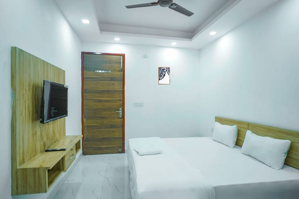Deluxe Double Room | Soundproofing, free WiFi, bed sheets