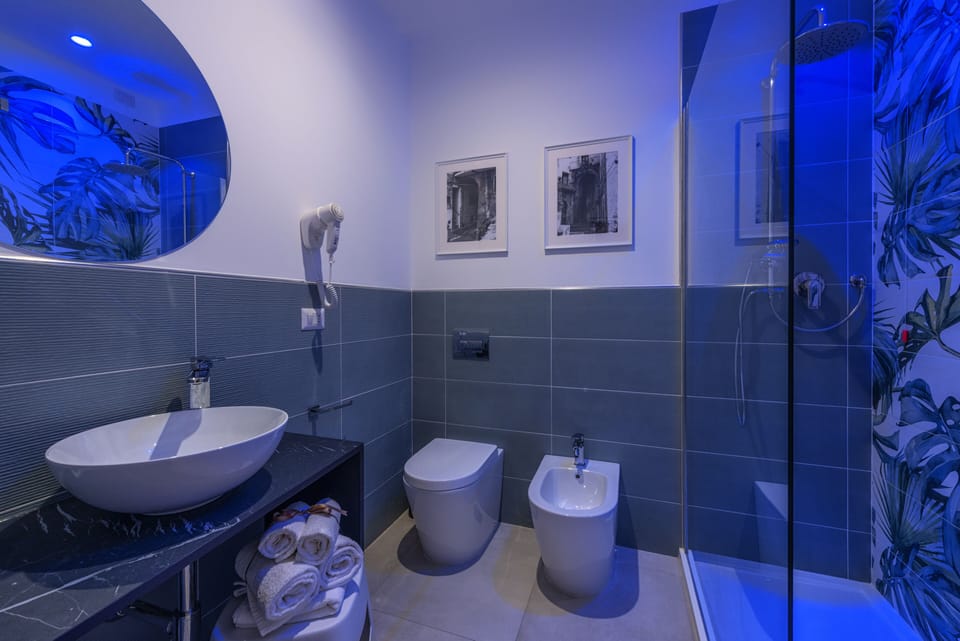 Superior Room, Sea View | Bathroom | Shower, rainfall showerhead, eco-friendly toiletries, hair dryer