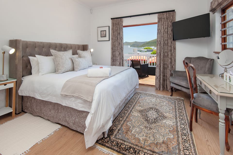 Superior Double Room | Egyptian cotton sheets, premium bedding, pillowtop beds, minibar