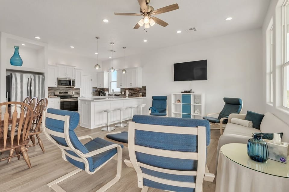 House, 4 Bedrooms | Dining