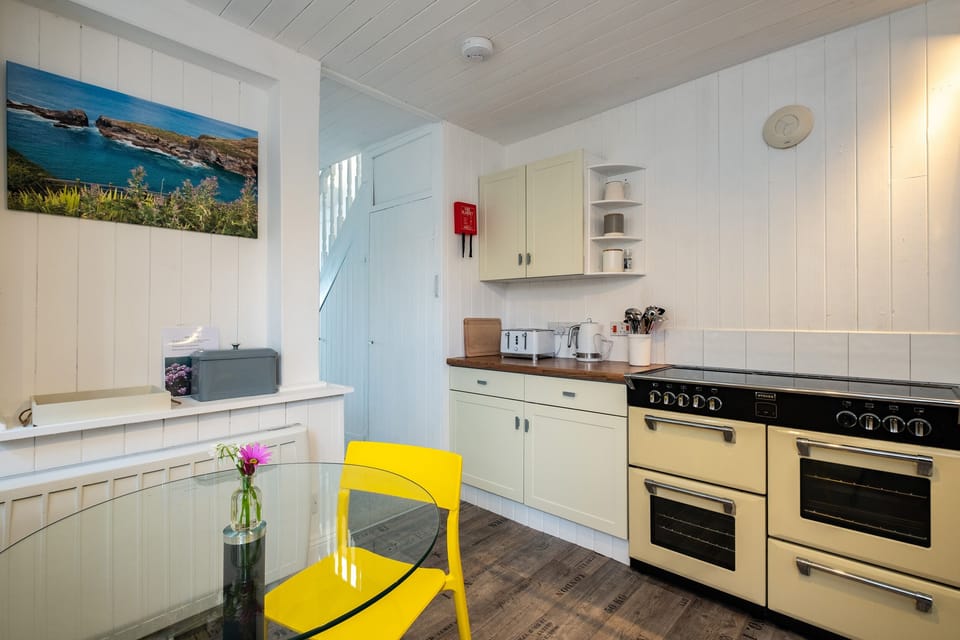 Cottage | Interior