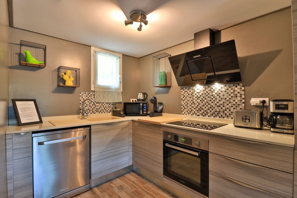 Comfort Apartment, Ensuite, Mountain View (Ongietorri) | Shared kitchen | Highchair
