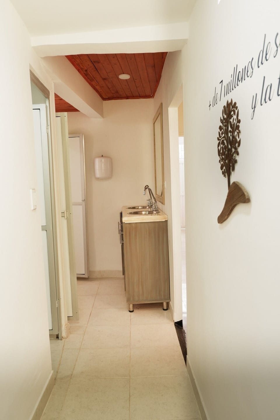 Executive Double Room | Bathroom | Shower, rainfall showerhead, towels, soap