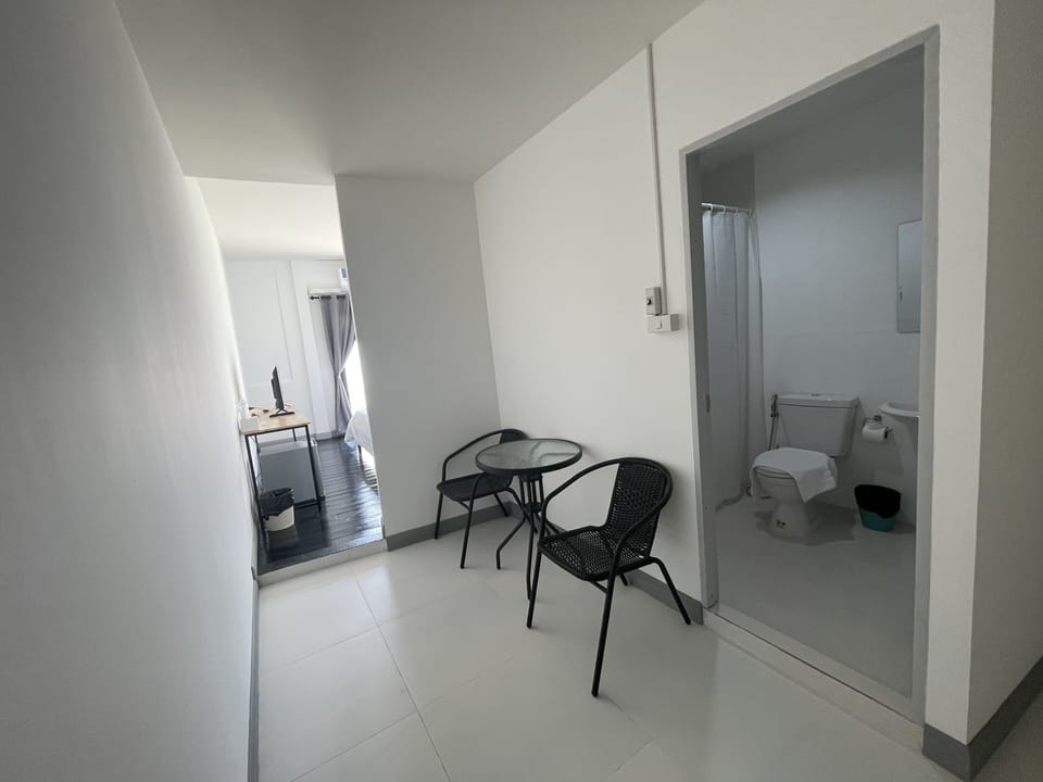 Room | Free WiFi