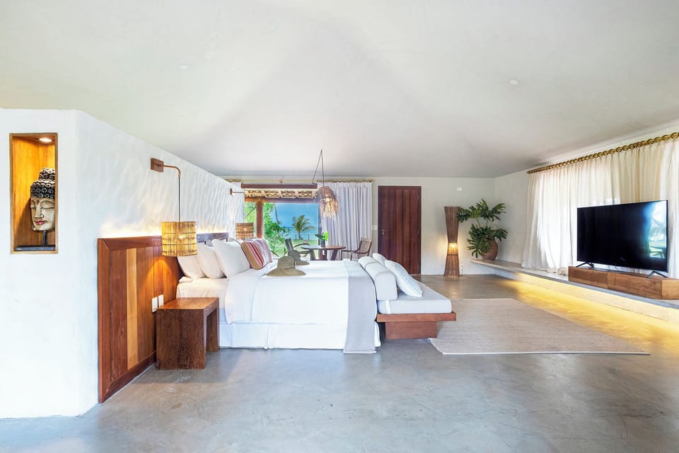 Sea Front Villa | Premium bedding, minibar, in-room safe, desk