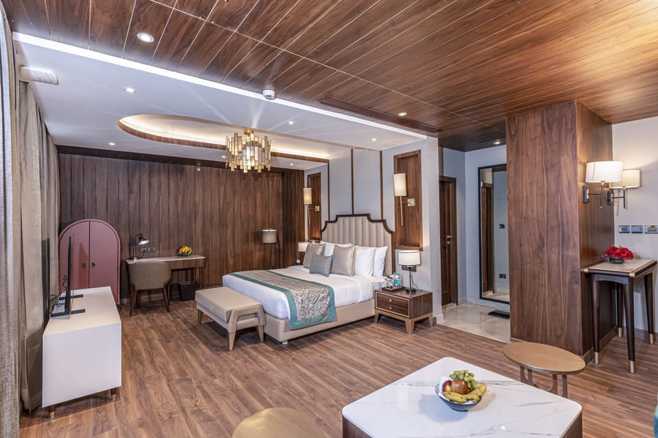 Deluxe Suite | Premium bedding, in-room safe, desk, soundproofing