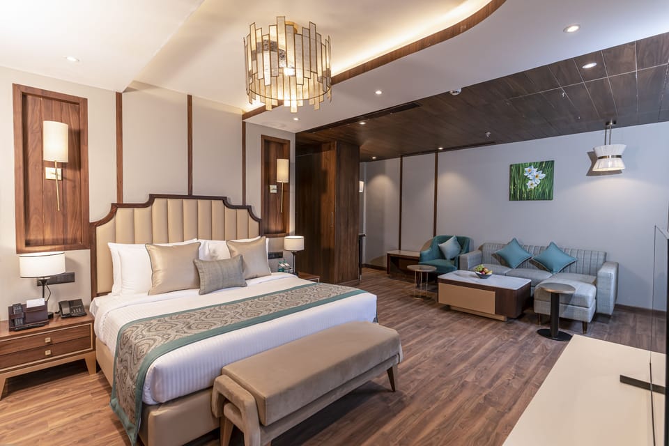 Deluxe Suite | Premium bedding, in-room safe, desk, soundproofing