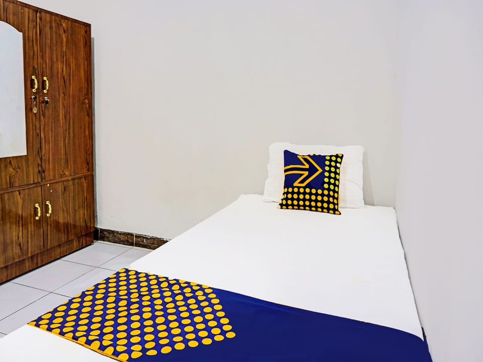 Single Room | Free WiFi, bed sheets