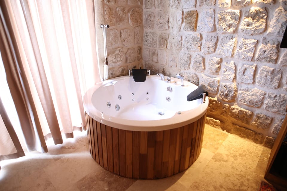 Deluxe Room, Valley View | Egyptian cotton sheets, premium bedding, minibar, individually furnished