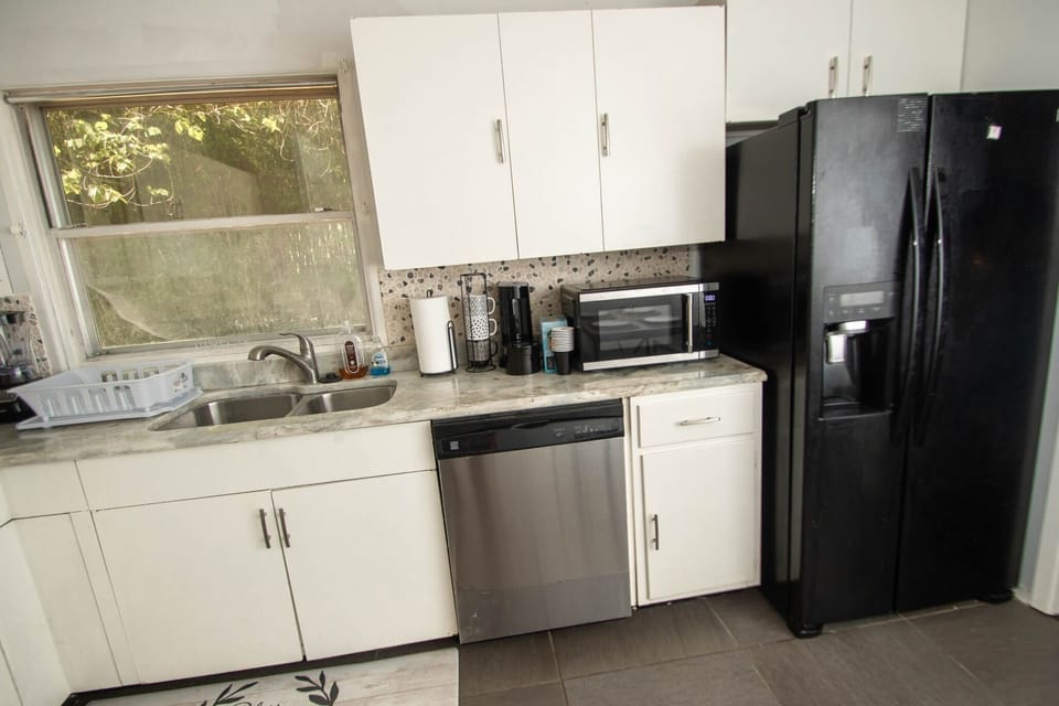 House | Private kitchen | Fridge, microwave, oven, electric kettle