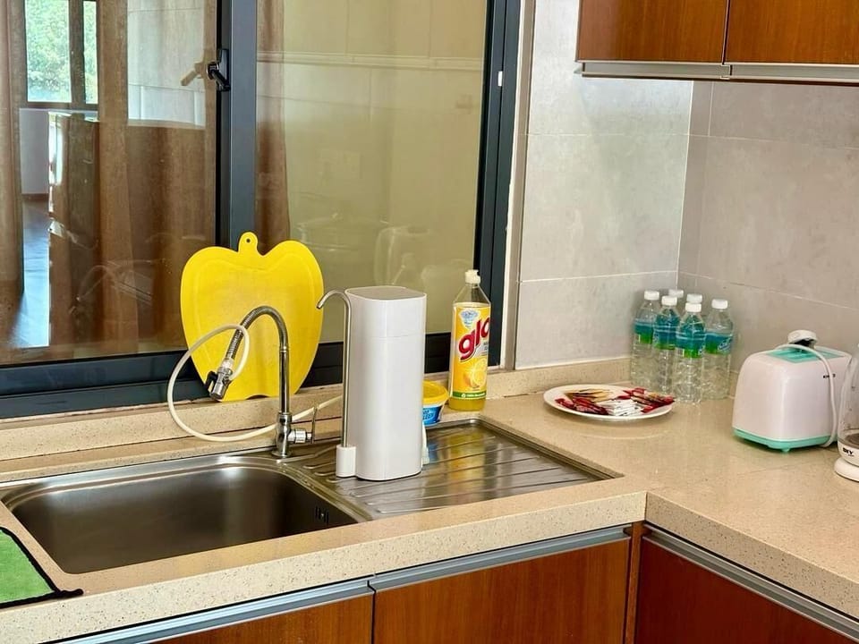 Deluxe Apartment, 3 Bedrooms, Mountain View, Mountainside | Private kitchen | Toaster, rice cooker, cookware/dishes/utensils, freezer