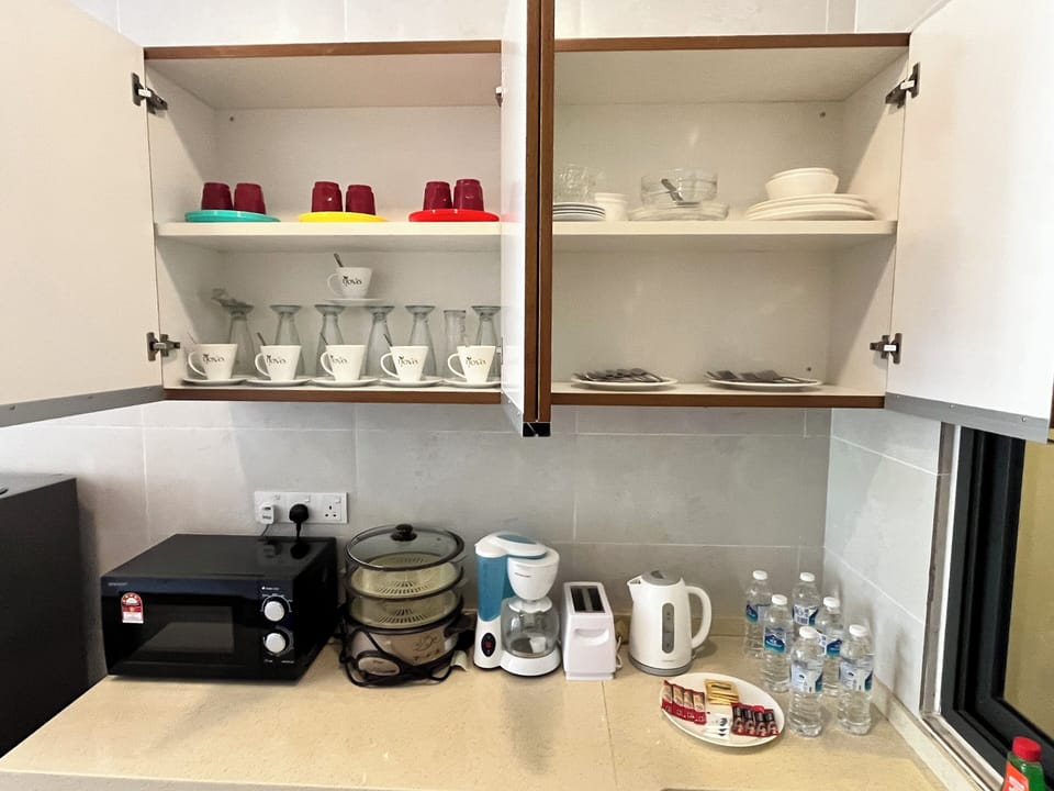 Deluxe Apartment, 3 Bedrooms, Mountain View, Mountainside | Private kitchen | Toaster, rice cooker, cookware/dishes/utensils, freezer