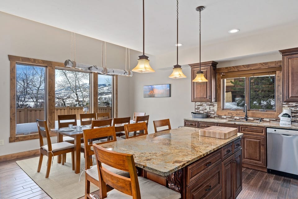 House, 4 Bedrooms | Private kitchen | Coffee/tea maker, fridge, oven, toaster