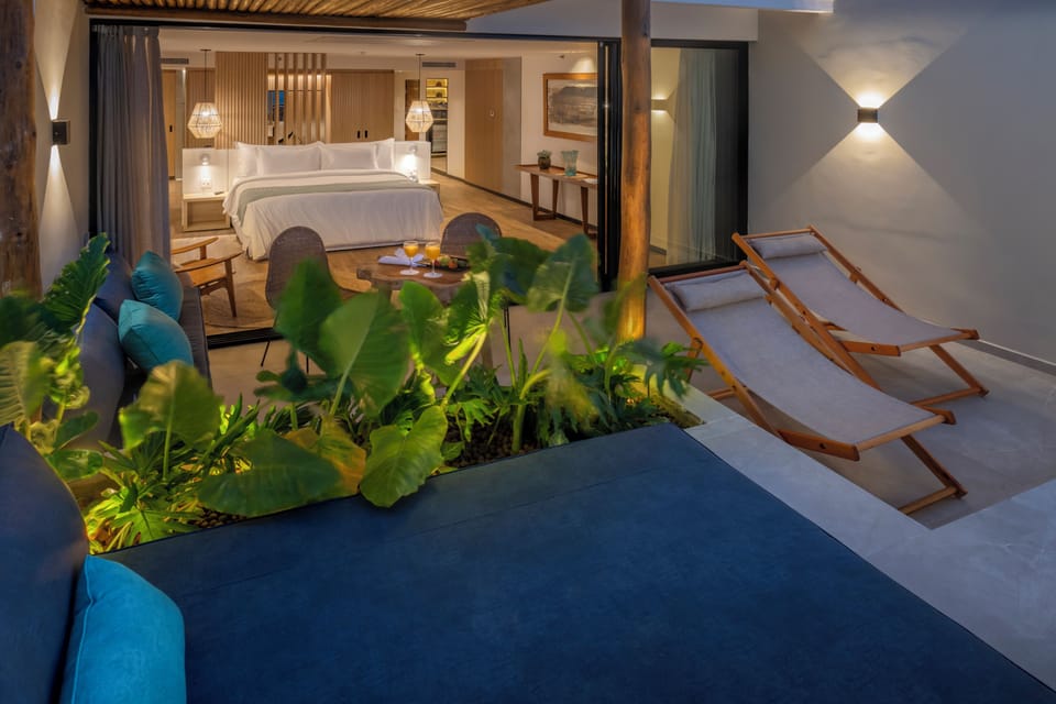 Exclusive Room, 1 Bedroom, Private Pool, Beach View | Balcony