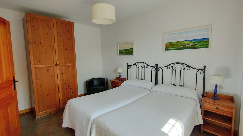 Apartment | 1 bedroom, blackout drapes, iron/ironing board, free WiFi