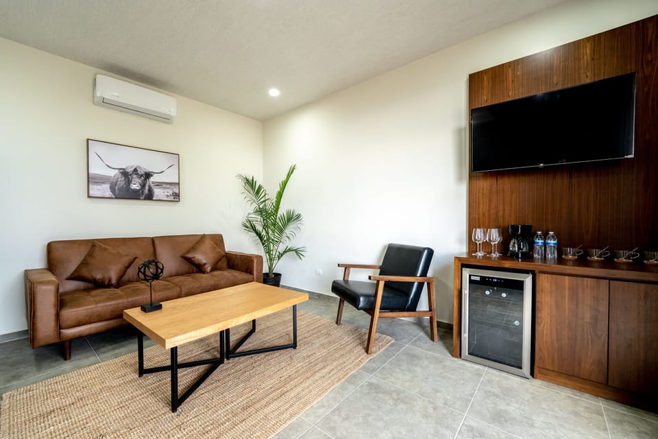 Premium Room, Valley View | Minibar, iron/ironing board, free WiFi, bed sheets