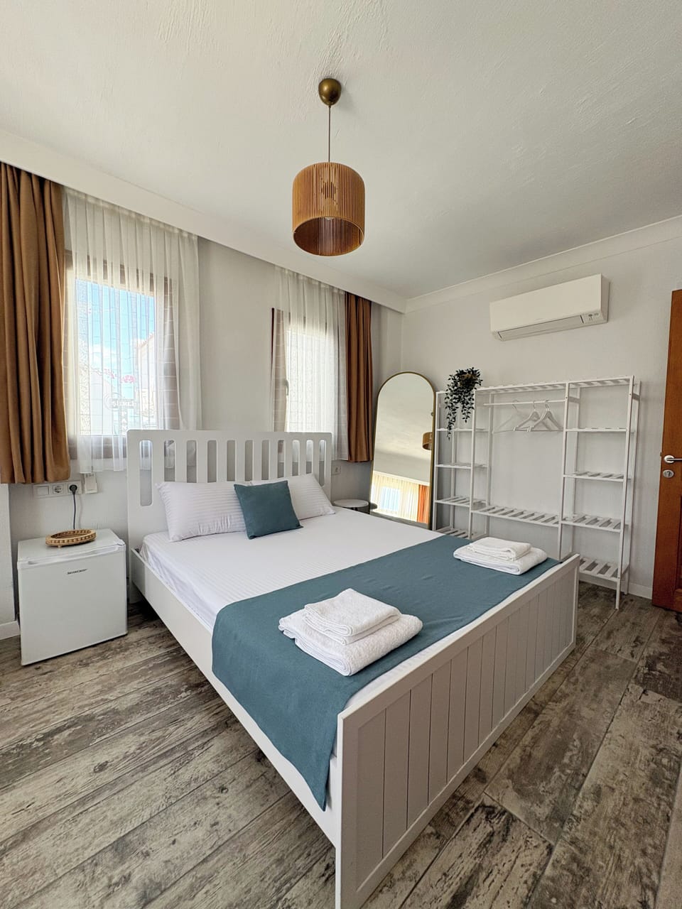 Deluxe Double Room | Hypo-allergenic bedding available, soundproofing