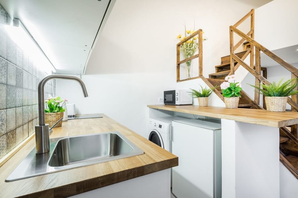 Deluxe Apartment | 1 bedroom, iron/ironing board, free WiFi