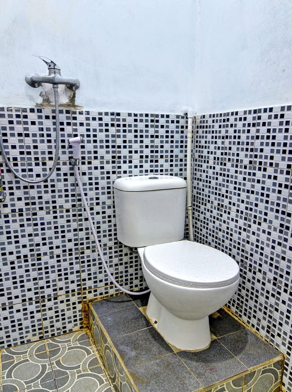 Standard Double Room | Bathroom | Shower, towels