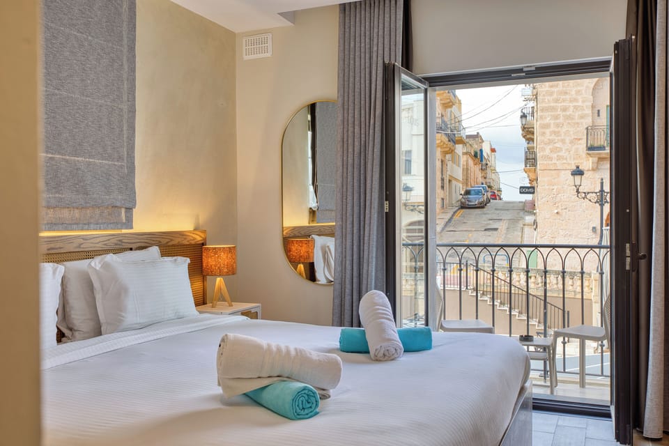 Deluxe Double Room | Premium bedding, minibar, in-room safe, individually decorated