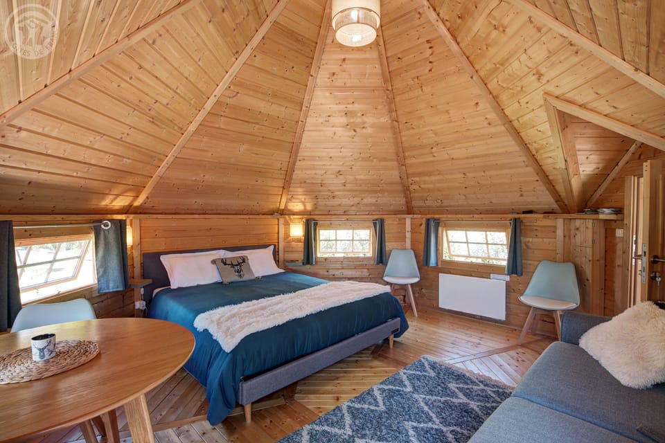 Family Cabin, 1 Queen Bed with Sofa bed, Non Smoking (Laponie) | Blackout drapes, free WiFi, bed sheets