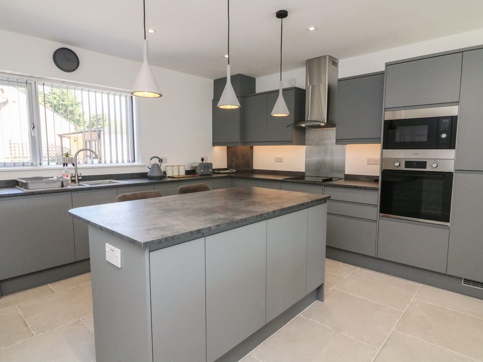 Fridge, dishwasher, electric kettle, toaster